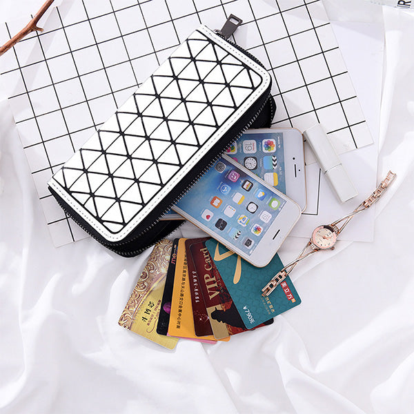 Xivio Geometric Holographic Purse