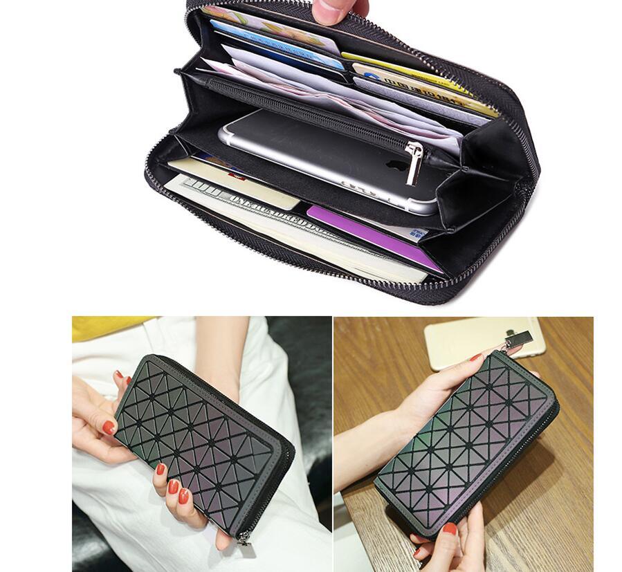 Xivio Geometric Holographic Purse